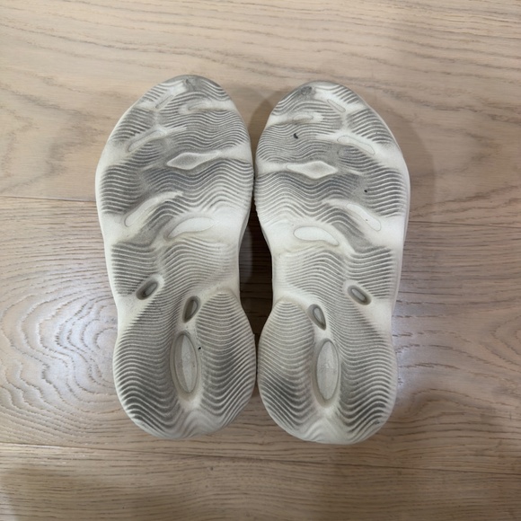 Adidas Yeezy Foam Runner